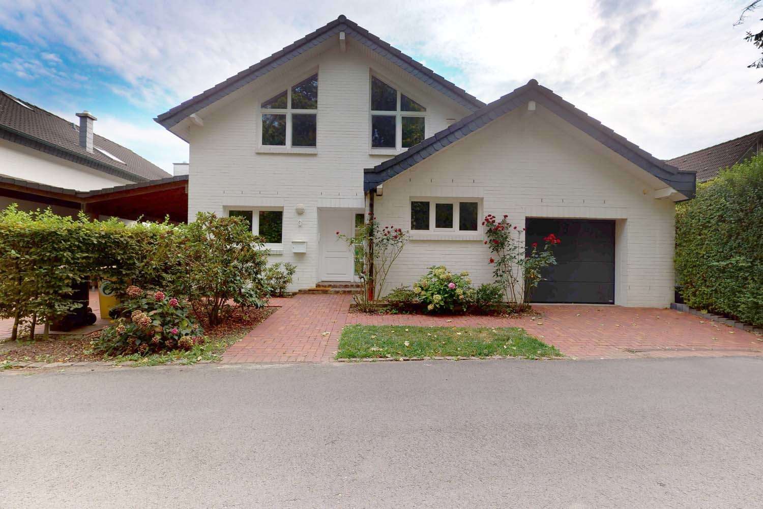 Thumbnail-Haus zum Mieten in Düsseldorf 4.925,00 € 200 m²