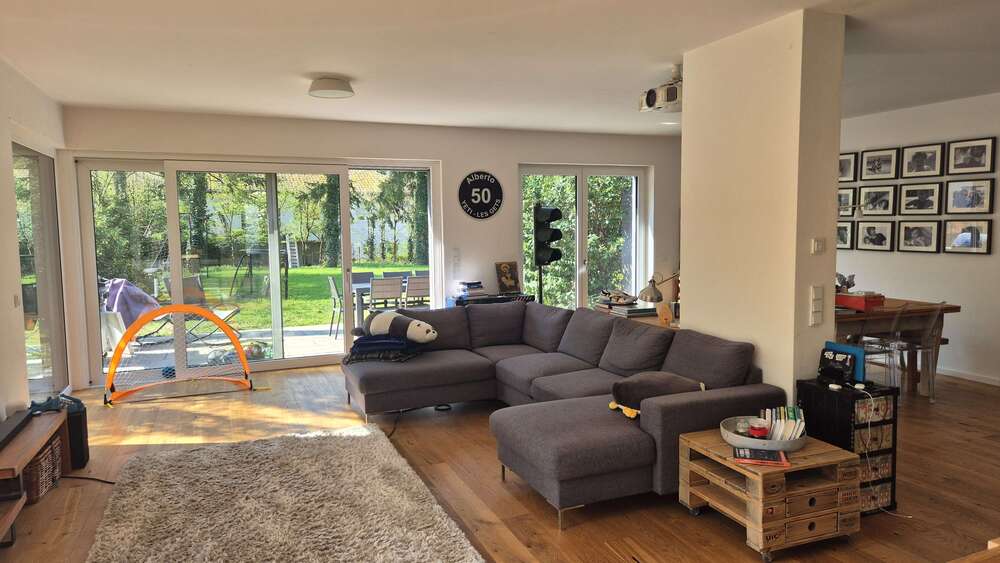 Thumbnail-Haus zum Mieten in Erlangen 4.260,00 € 230 m²