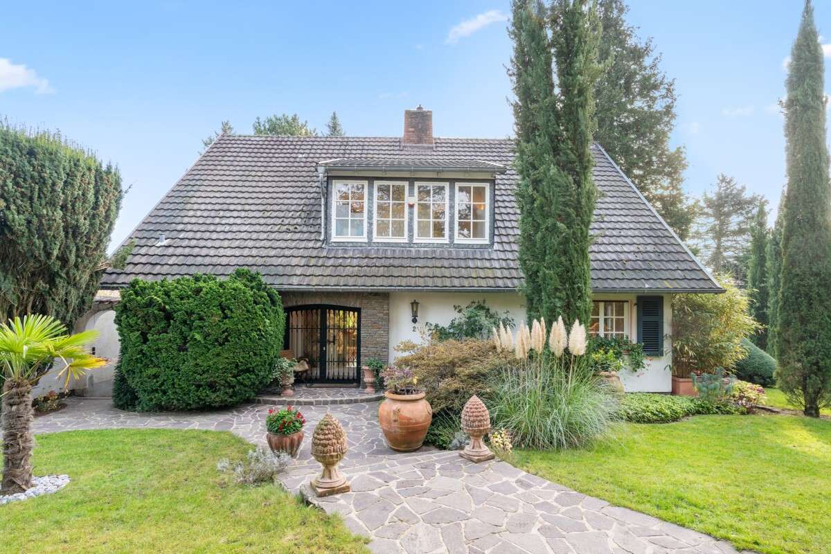 Thumbnail-Haus zum Kaufen in Wachtberg Pech 1.045.000,00 € 226 m²