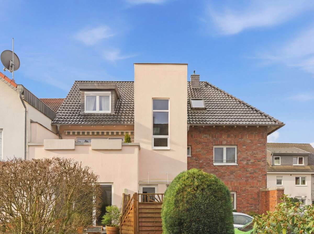 Thumbnail-Haus zum Kaufen in Niederkassel Mondorf 897.000,00 € 243 m²