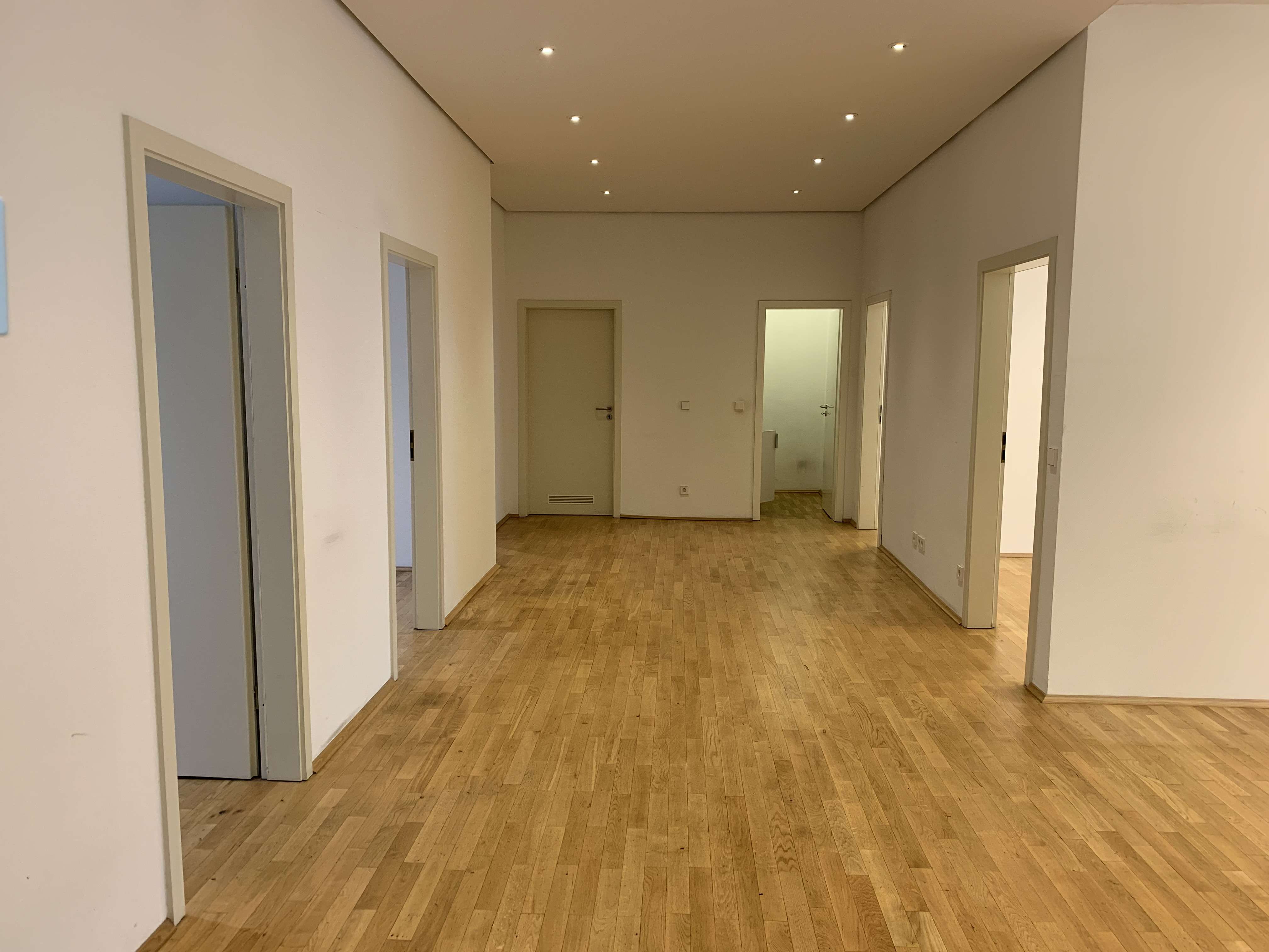 Thumbnail-Büro in Köln 2.955,00 € 159.76 m²