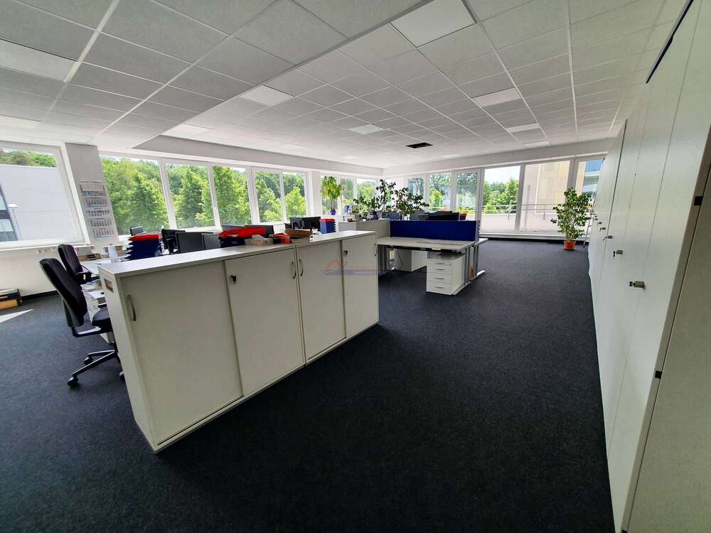 Thumbnail-Büro in Karlsruhe 4.006,37 € 402.65 m²