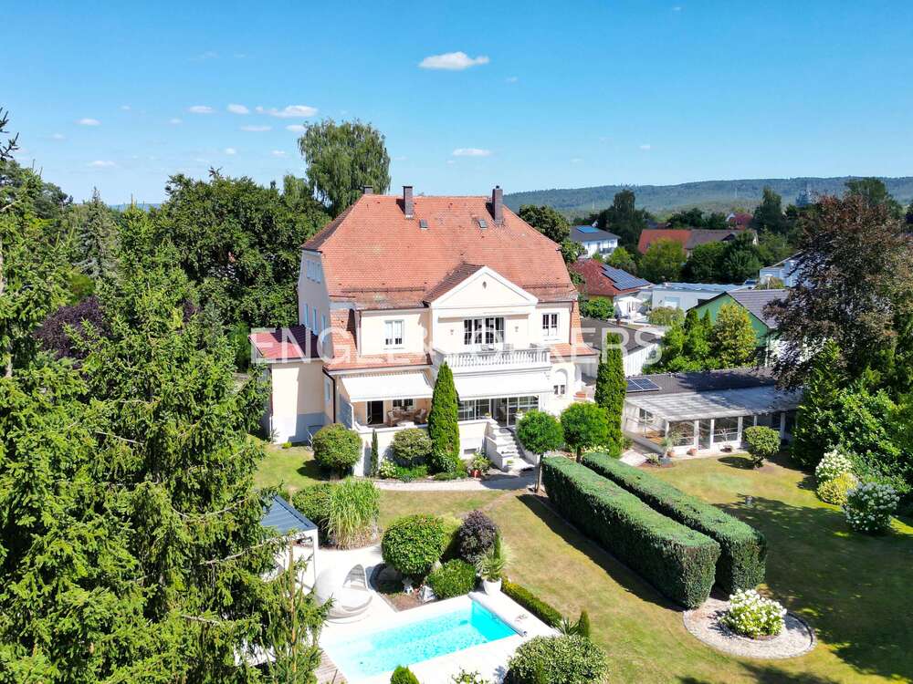 Thumbnail-Haus zum Kaufen in Maxhütte-Haidhof 1.449.000,00 € 350 m²