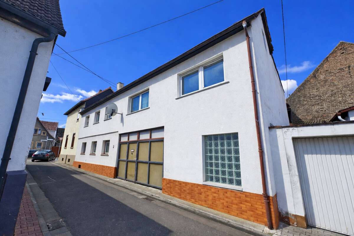 Thumbnail-Haus zum Kaufen in Eich 199.000,00 € 145 m²