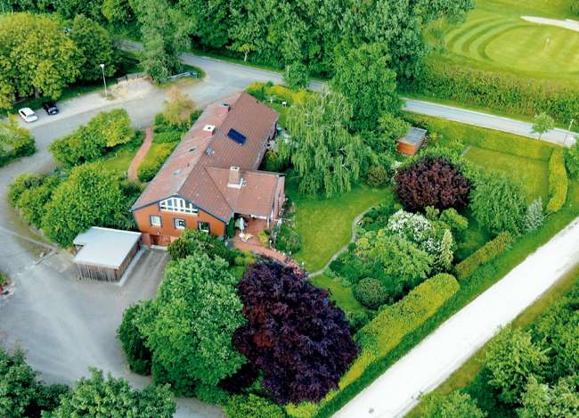 Thumbnail-Haus zum Kaufen in Gronau (Leine) 385.000,00 € 295 m²