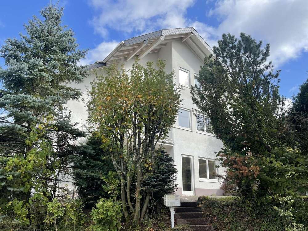 Thumbnail-Haus zum Kaufen in Niedernhausen 849.000,00 € 258 m²