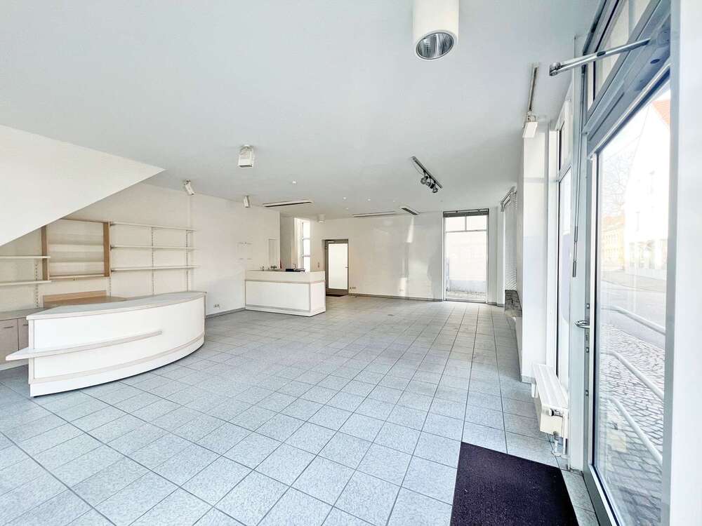 Thumbnail-Einzelhandel in Stuttgart 1.400,00 € 81 m²