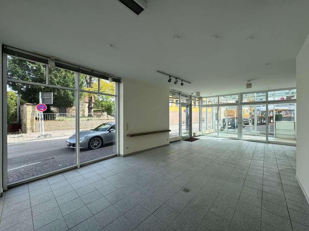 Thumbnail-Einzelhandel in Stuttgart 1.400,00 € 81 m²