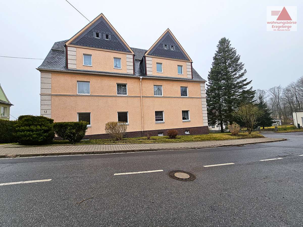 Thumbnail-Wohnung zum Mieten in Lößnitz 375,00 € 62.5 m²