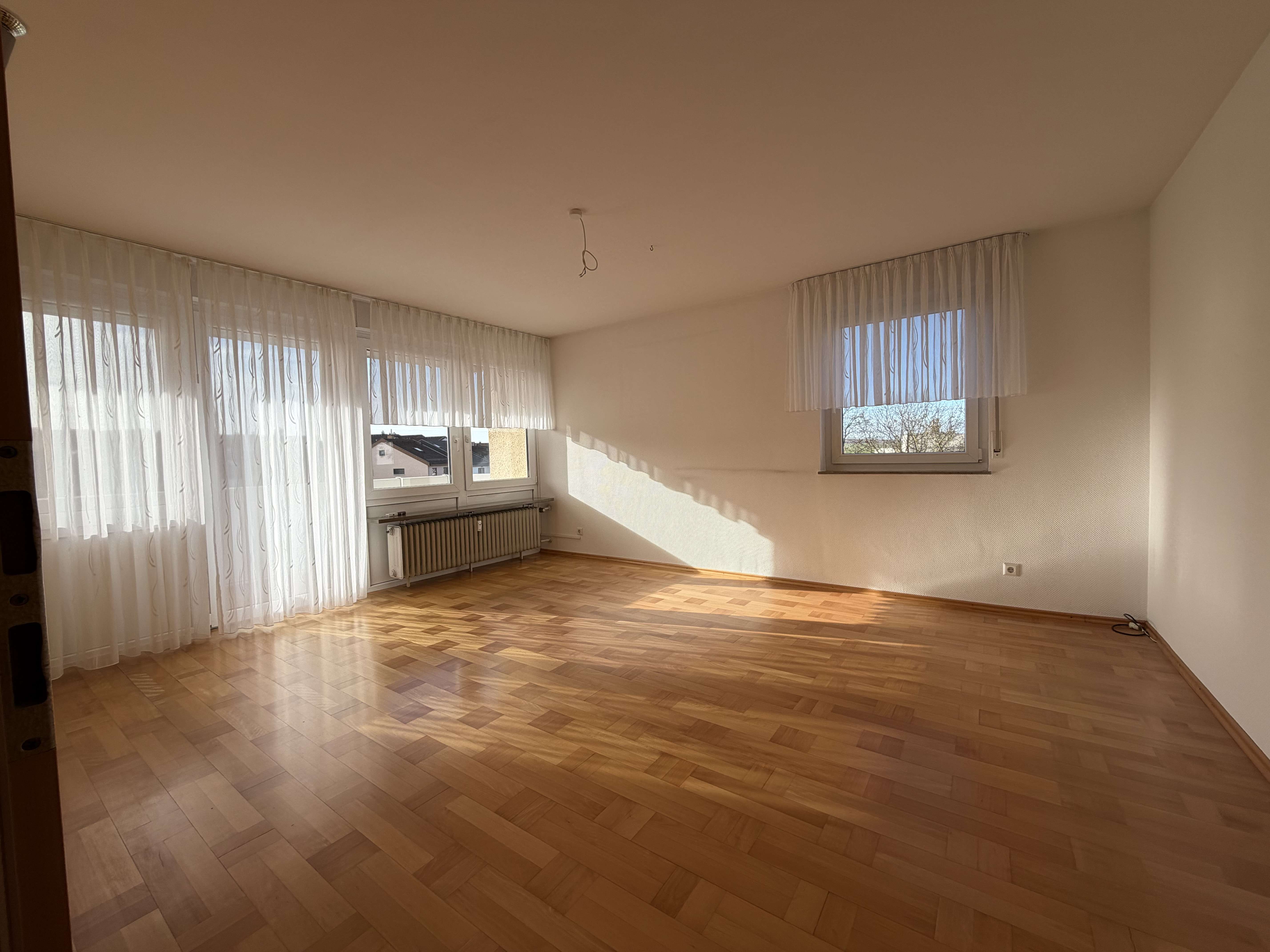 Thumbnail-Wohnung zum Kaufen in Schwieberdingen 295.000,00 € 92.53 m²