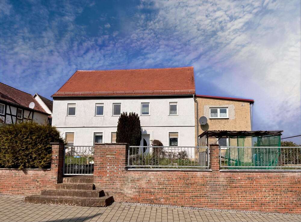 Thumbnail-Haus zum Kaufen in Naumburg 135.000,00 € 200 m²