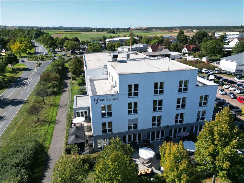 Thumbnail-Büro in Großostheim 6.402,00 € 915 m²