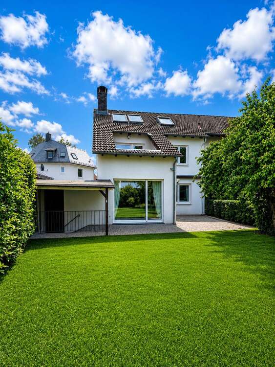 Thumbnail-Haus zum Mieten in Oberursel 3.400,00 € 186.46 m²