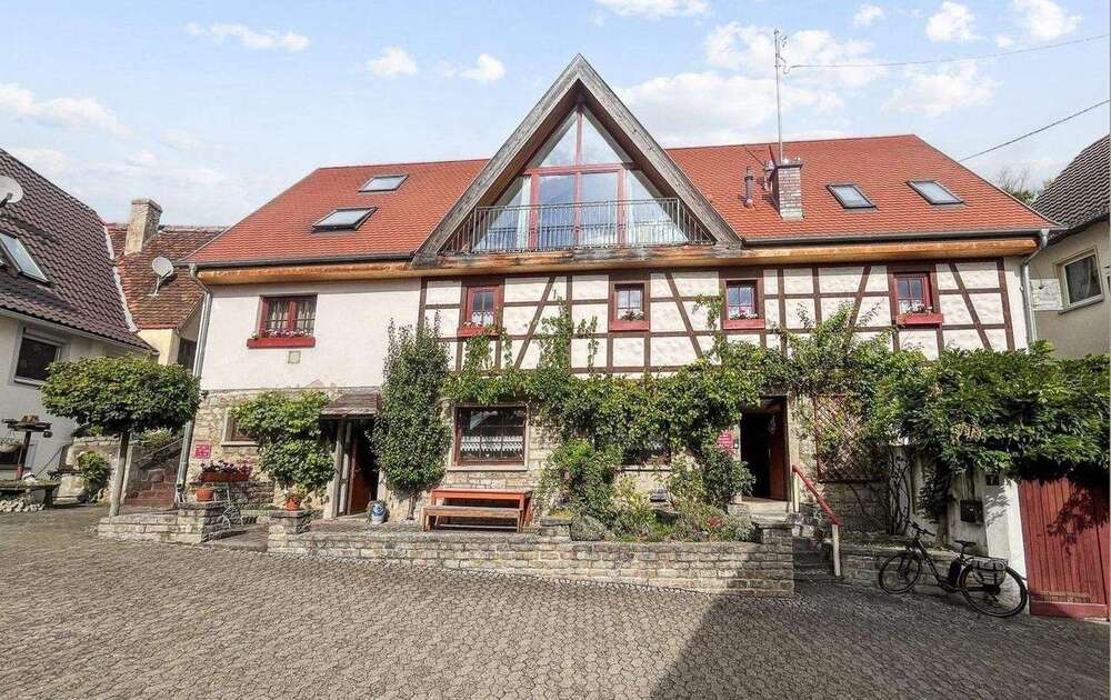Thumbnail-Haus zum Kaufen in Randersacker 740.000,00 € 240 m²