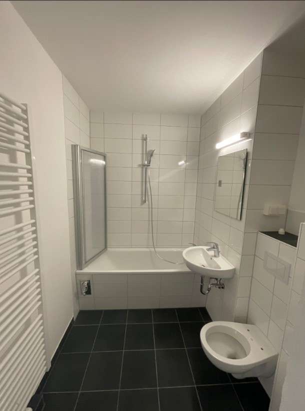 Thumbnail-Wohnung zum Mieten in Halle 399,50 € 56.86 m²