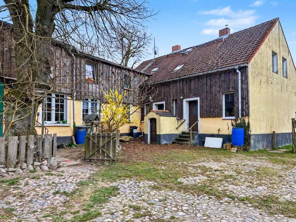 Thumbnail-Haus zum Kaufen in Stüdenitz-Schönermark 149.000,00 € 210 m²