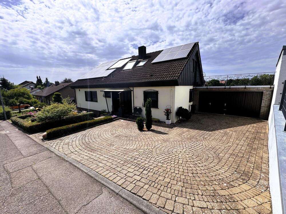 Thumbnail-Haus zum Kaufen in Neuenstadt am Kocher 649.000,00 € 263 m²