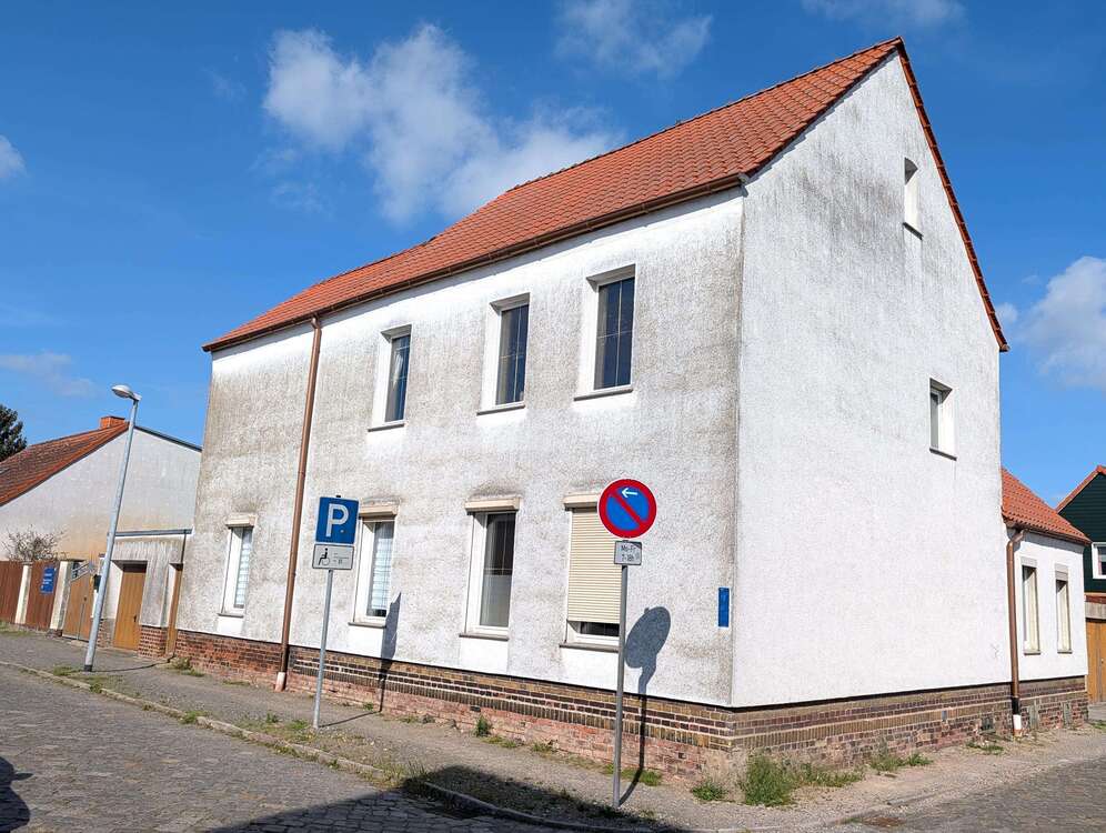 Thumbnail-Haus zum Kaufen in Lutherstadt Wittenberg 198.000,00 € 200 m²