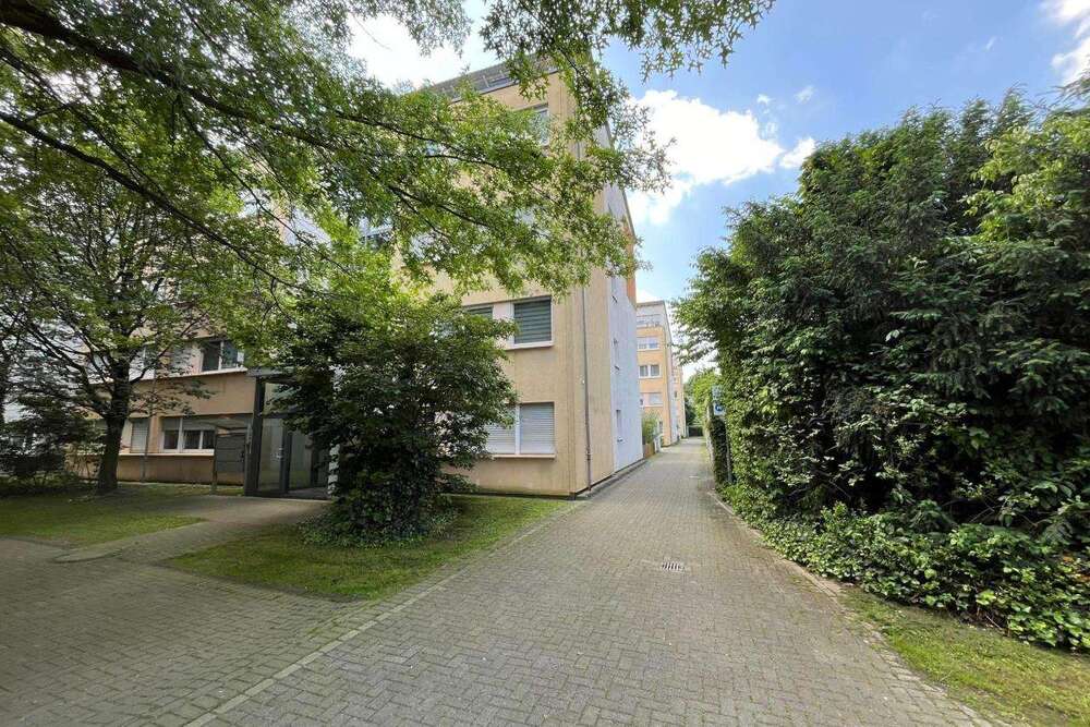 Thumbnail-Haus zum Kaufen in Leverkusen 3.495.000,00 € 1410 m²