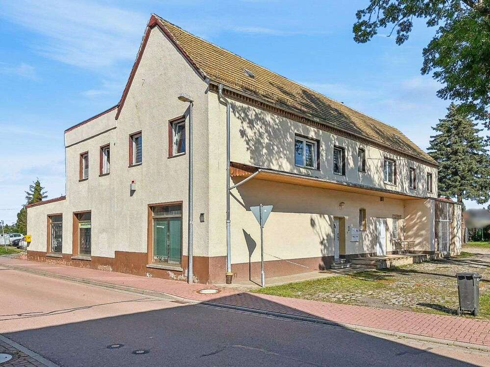 Thumbnail-Haus zum Kaufen in Braunsbedra 149.273,00 € 218 m²