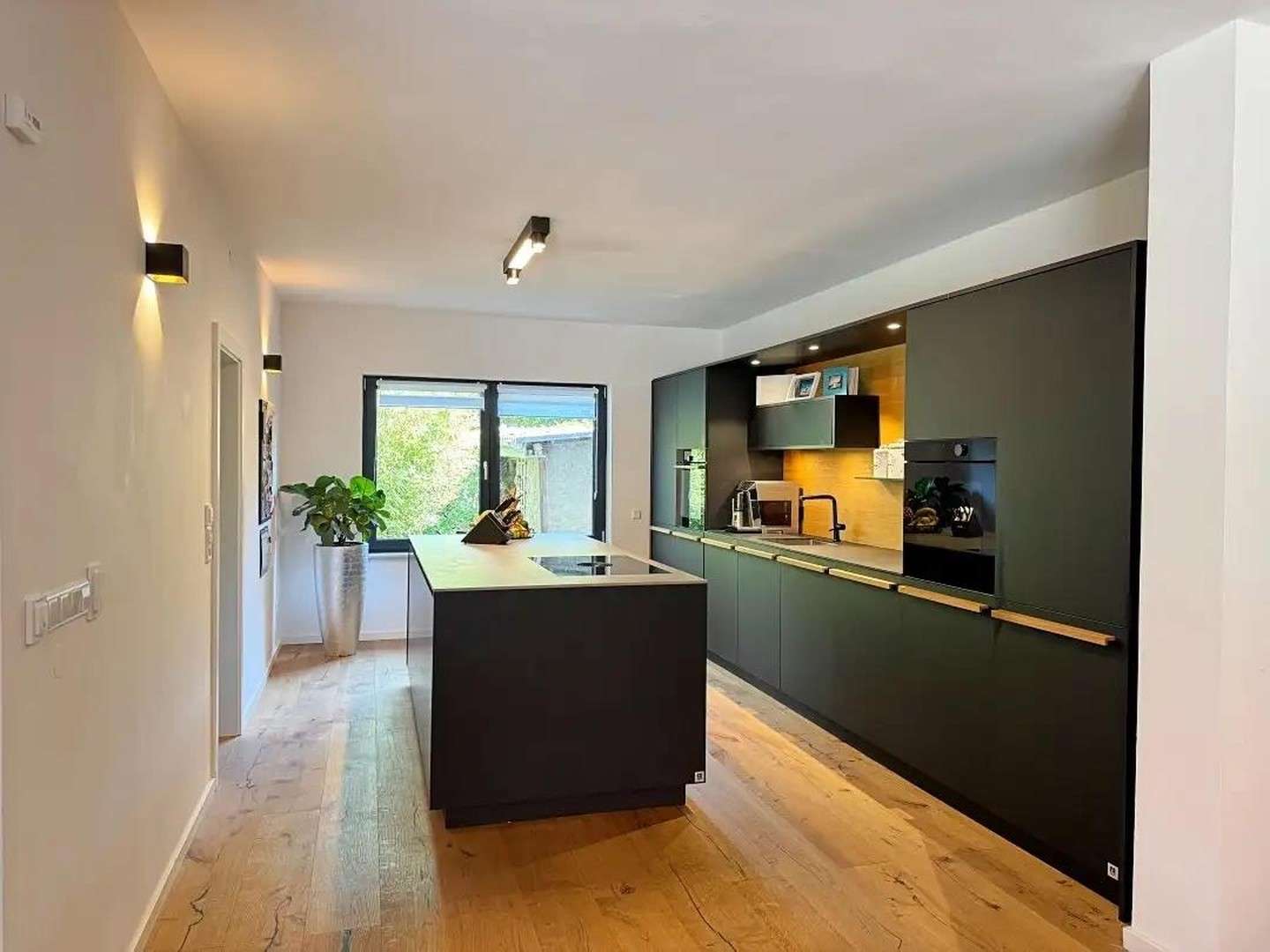 Thumbnail-Haus zum Kaufen in Karlsruhe 1.100.000,00 € 360 m²