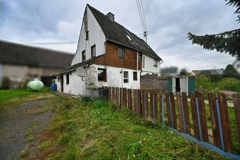 Thumbnail-Haus zum Kaufen in Hahn 85.000,00 € 90 m²