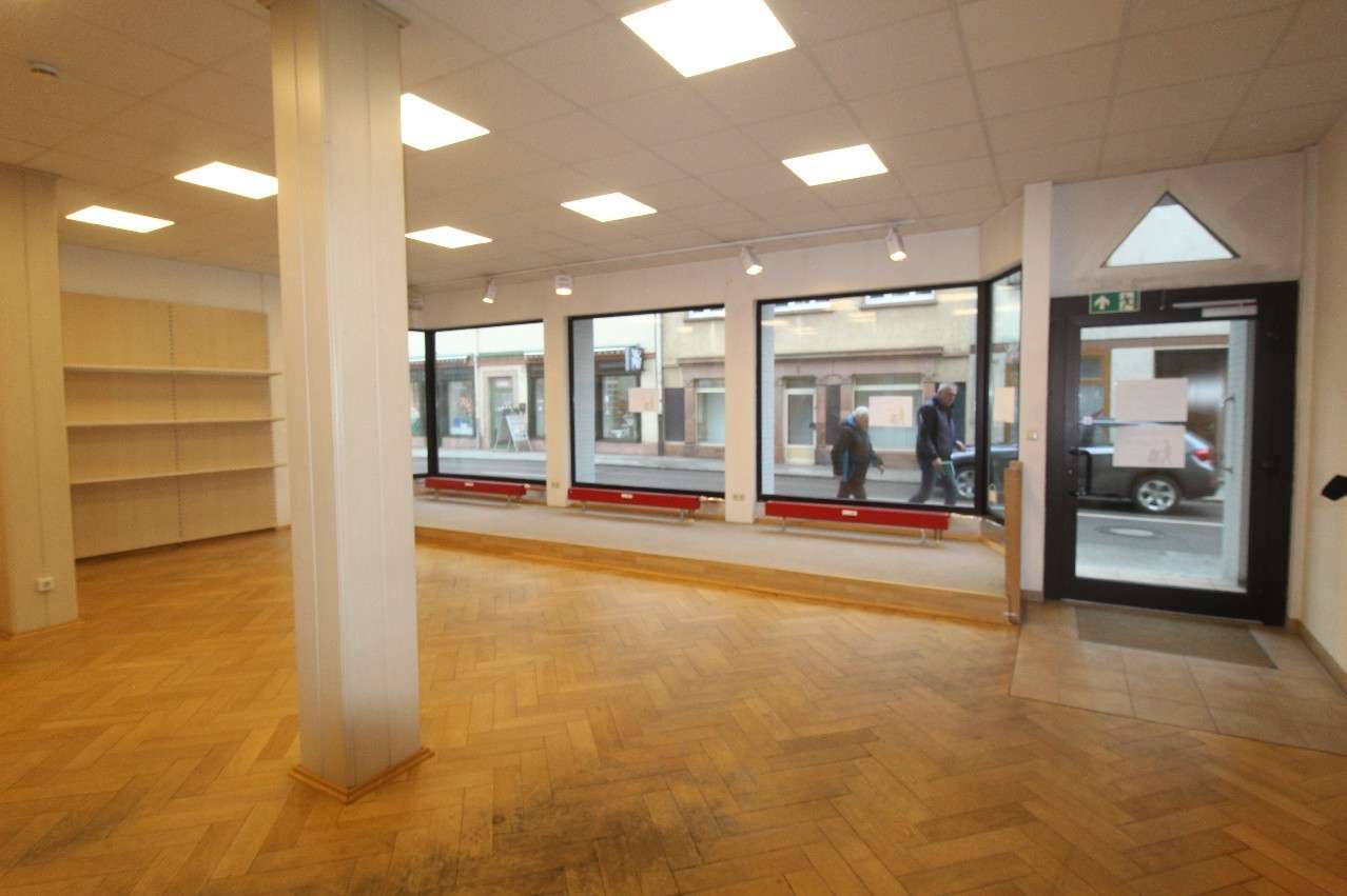 Thumbnail-Einzelhandel in Penig 900,00 € 135.9 m²