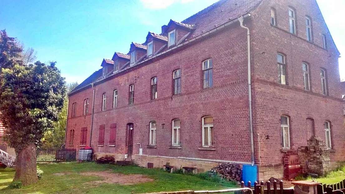 Thumbnail-Haus zum Kaufen in Teuchern 135.000,00 € 520 m²