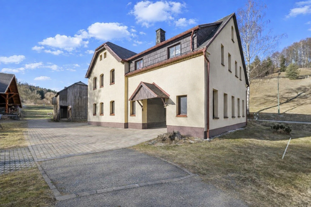 Thumbnail-Haus zum Kaufen in HermsdorfErzgebirge 170.000,00 € 200 m²