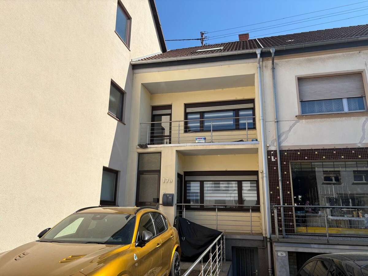 Thumbnail-Haus zum Kaufen in Schwalbach-Hülzweiler 159.000,00 € 108 m²