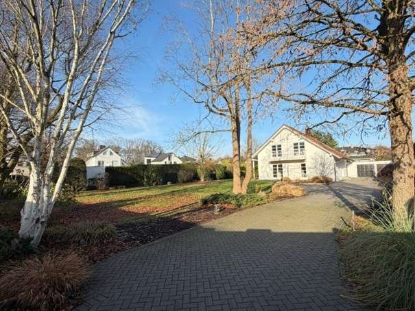 Thumbnail-Haus zum Mieten in Meerbusch 9.300,00 € 300 m²