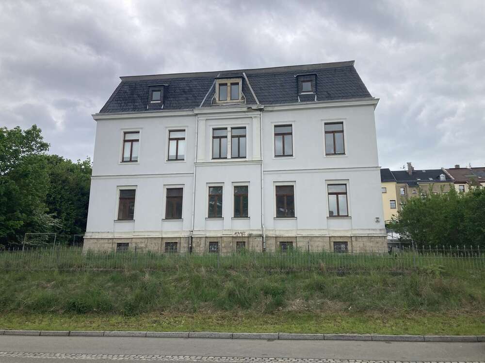 Thumbnail-Haus zum Kaufen in Netzschkau 165.000,00 € 420 m²