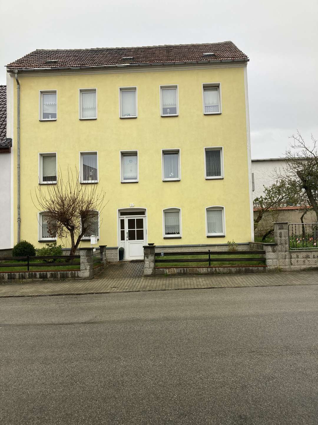 Thumbnail-Haus zum Kaufen in Bad Lausick 159.000,00 € 235 m²