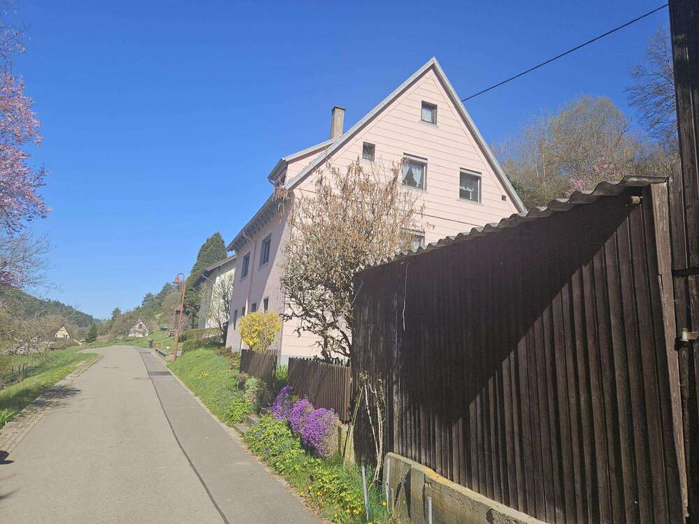 Thumbnail-Haus zum Kaufen in Haiterbach-Unterschwandorf 195.000,00 € 133 m²