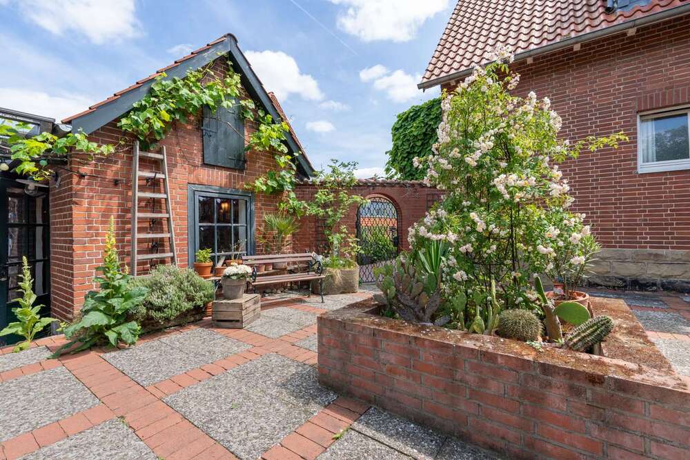 Thumbnail-Haus zum Kaufen in Gehrden 850.000,00 € 236 m²