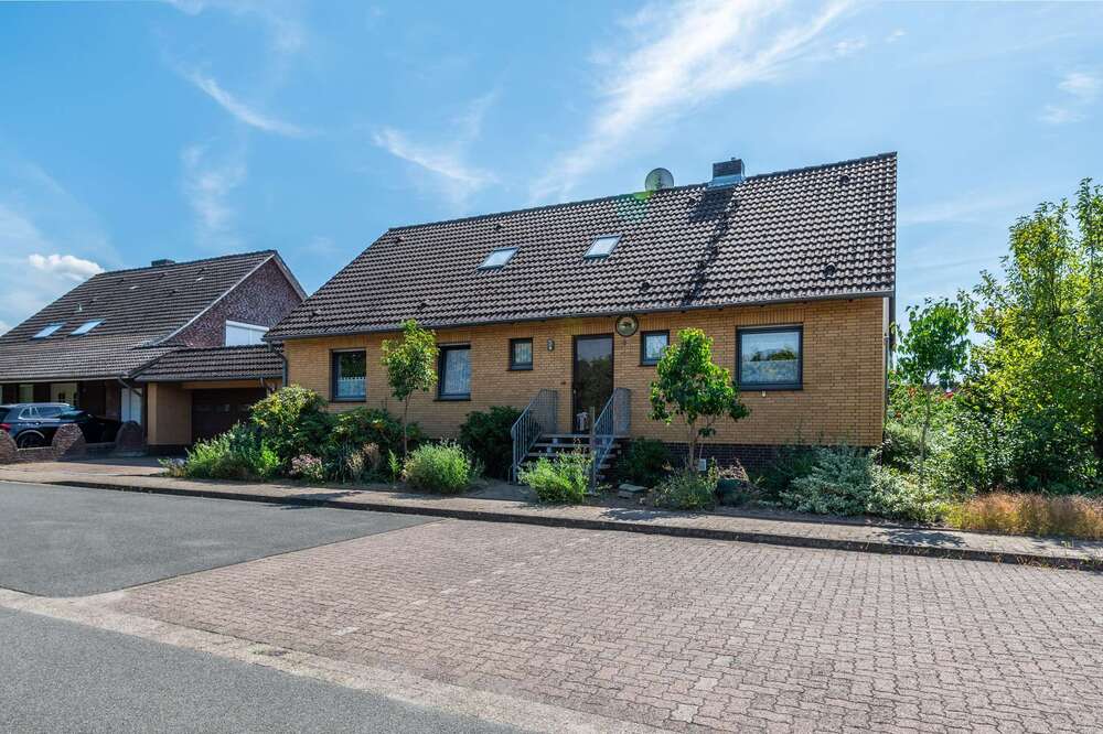 Thumbnail-Haus zum Kaufen in Rühen 390.000,00 € 230 m²