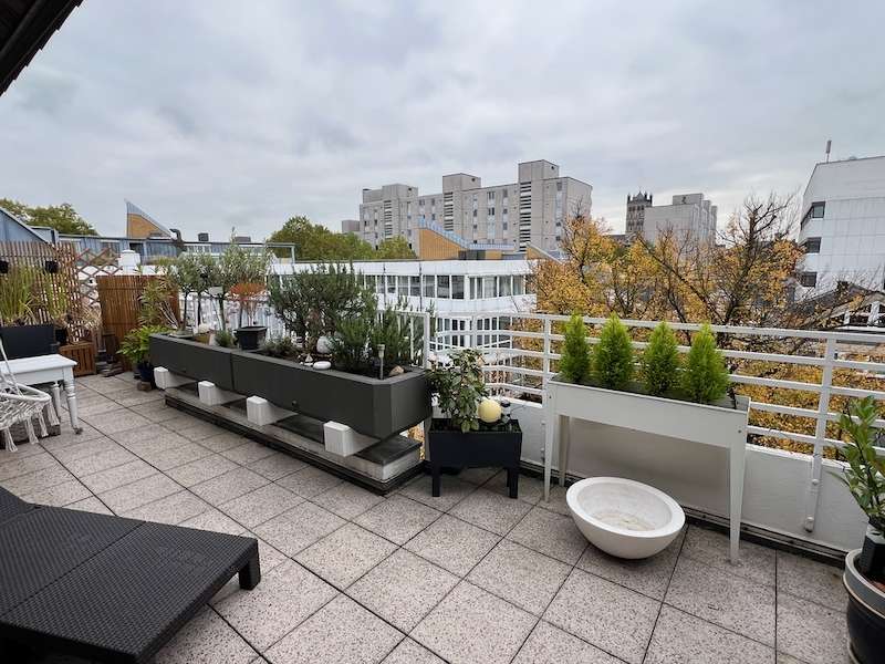 Thumbnail-Haus zum Kaufen in Neuss Innenstadt 2.050.000,00 € 644.72 m²