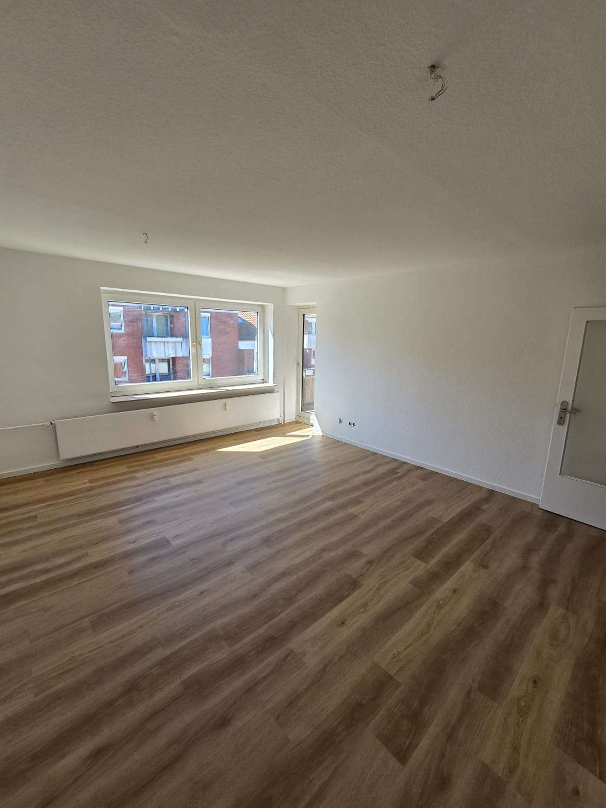 Thumbnail-Wohnung zum Mieten in Niedersachsen - Esens 595,00 € 77.19 m²