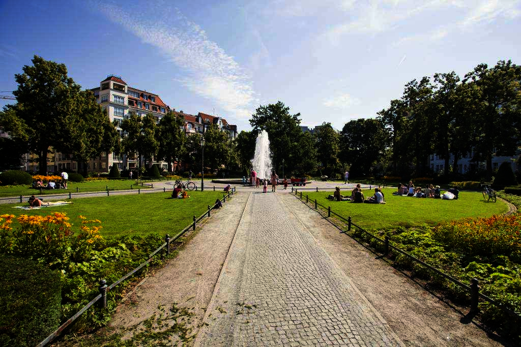 Thumbnail-Wohnung zum Kaufen in Berlin 2.300.000,00 € 215.57 m²