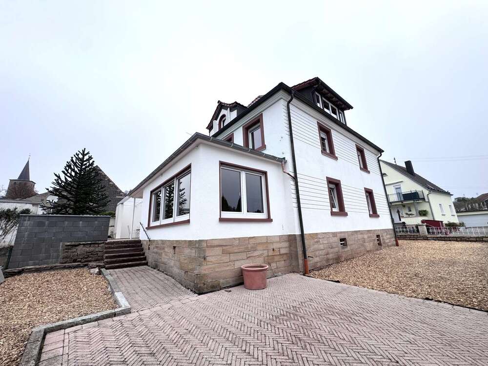 Thumbnail-Haus zum Mieten in Leimen 1.750,00 € 239 m²