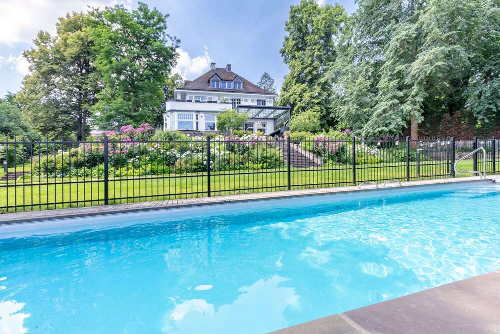 Thumbnail-Haus zum Kaufen in Bonn - Muffendorf 2.750.000,00 € 380 m²