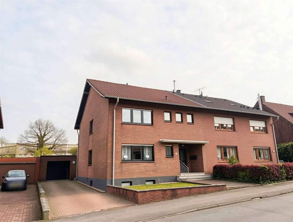 Thumbnail-Wohnung zum Mieten in Eschweiler 900,00 € 113.23 m²