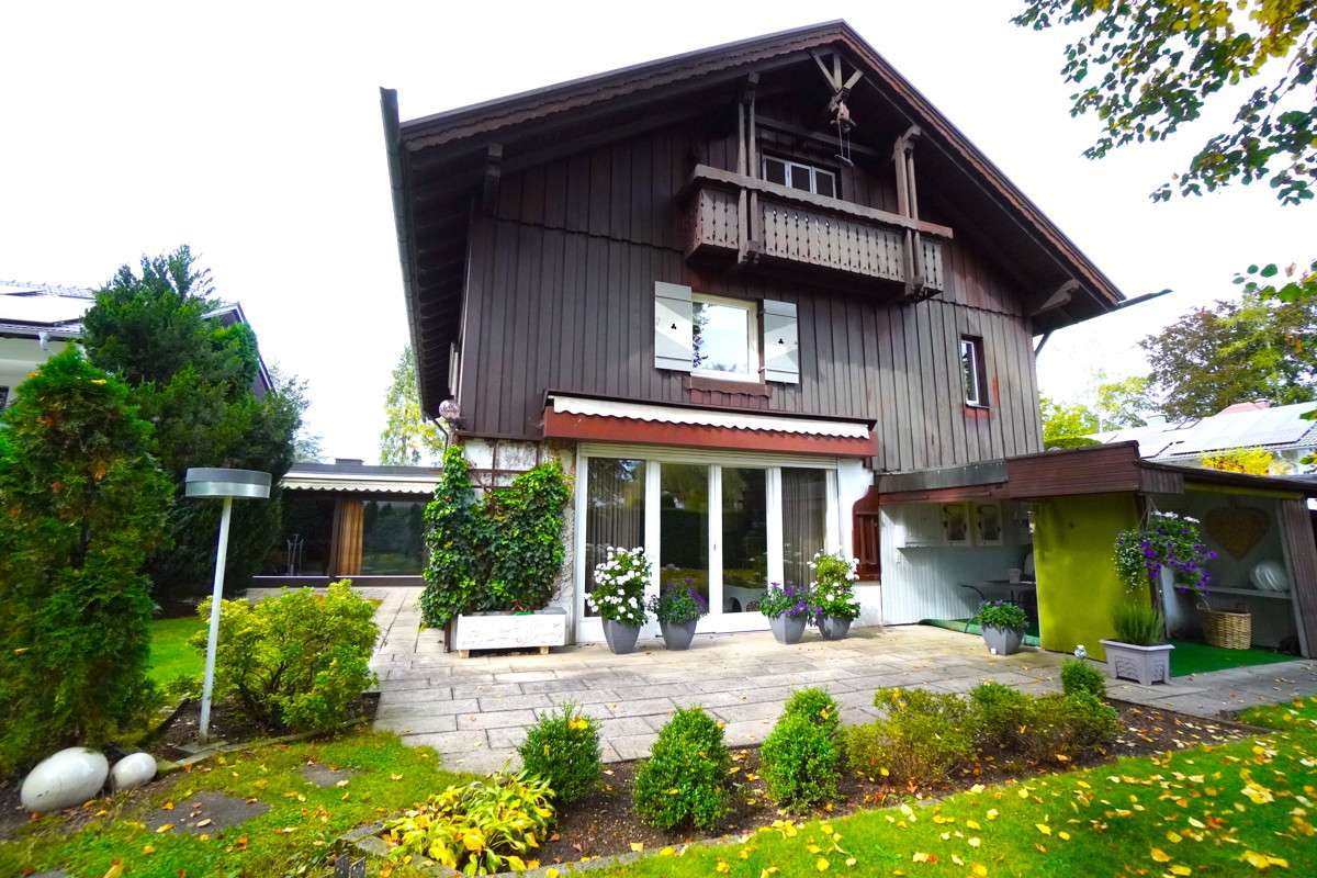 Thumbnail-Haus zum Kaufen in Ottobrunn 1.995.000,00 € 428 m²