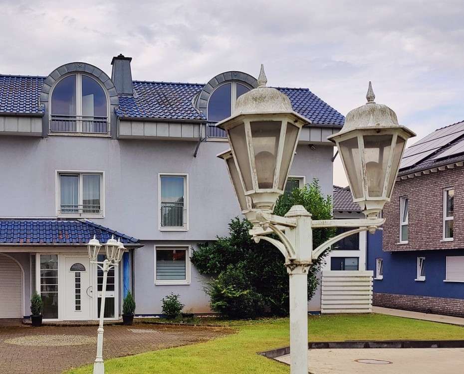 Thumbnail-Haus zum Kaufen in Köln 798.000,00 € 280.49 m²