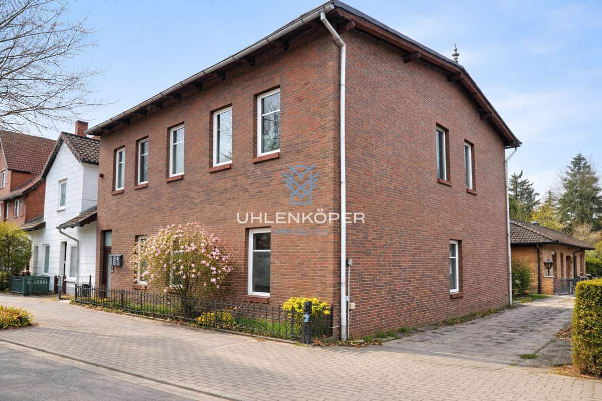 Thumbnail-Haus zum Kaufen in Uelzen 269.000,00 € 220 m²