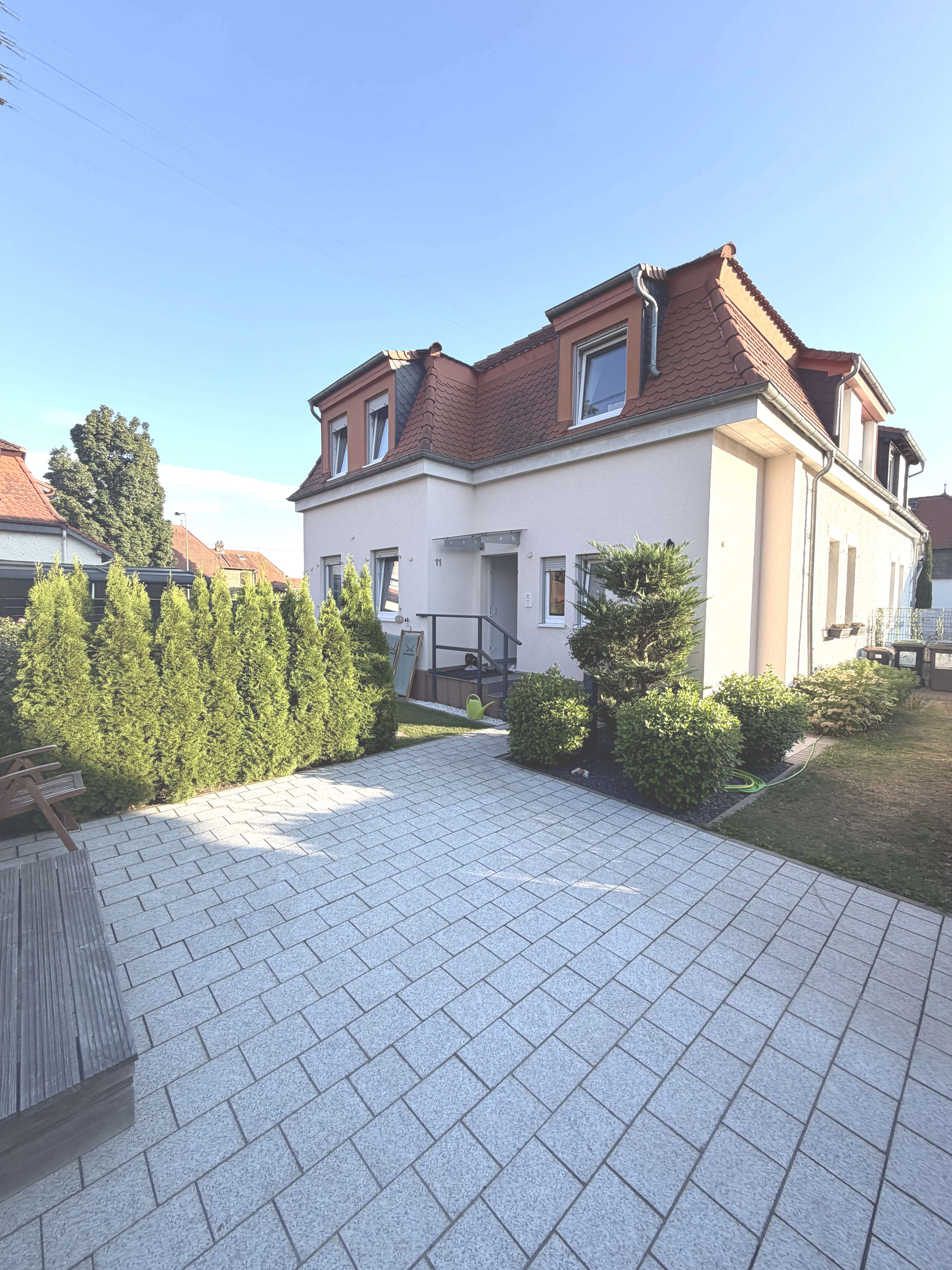 Thumbnail-Haus zum Kaufen in Frankfurt am Main 690.000,00 € 180 m²