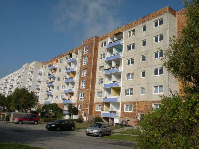 Thumbnail-Wohnung zum Mieten in Stralsund 301,19 € 51.93 m²