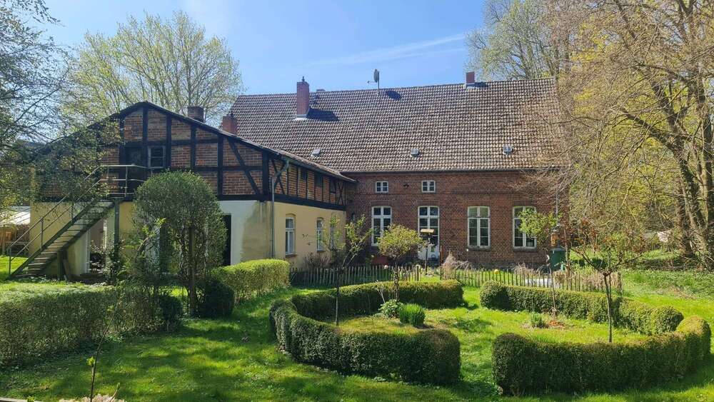 Thumbnail-Haus zum Kaufen in Behren-Lübchin 444.444,00 € 348 m²