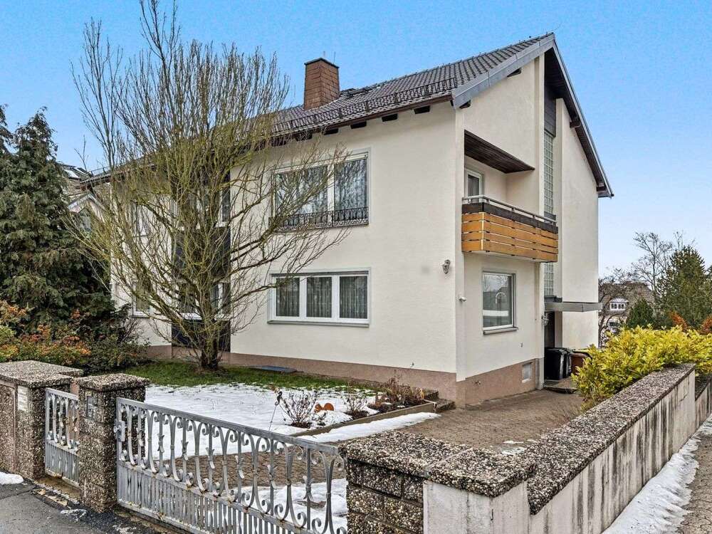 Thumbnail-Haus zum Kaufen in Hof 315.000,00 € 244.51 m²