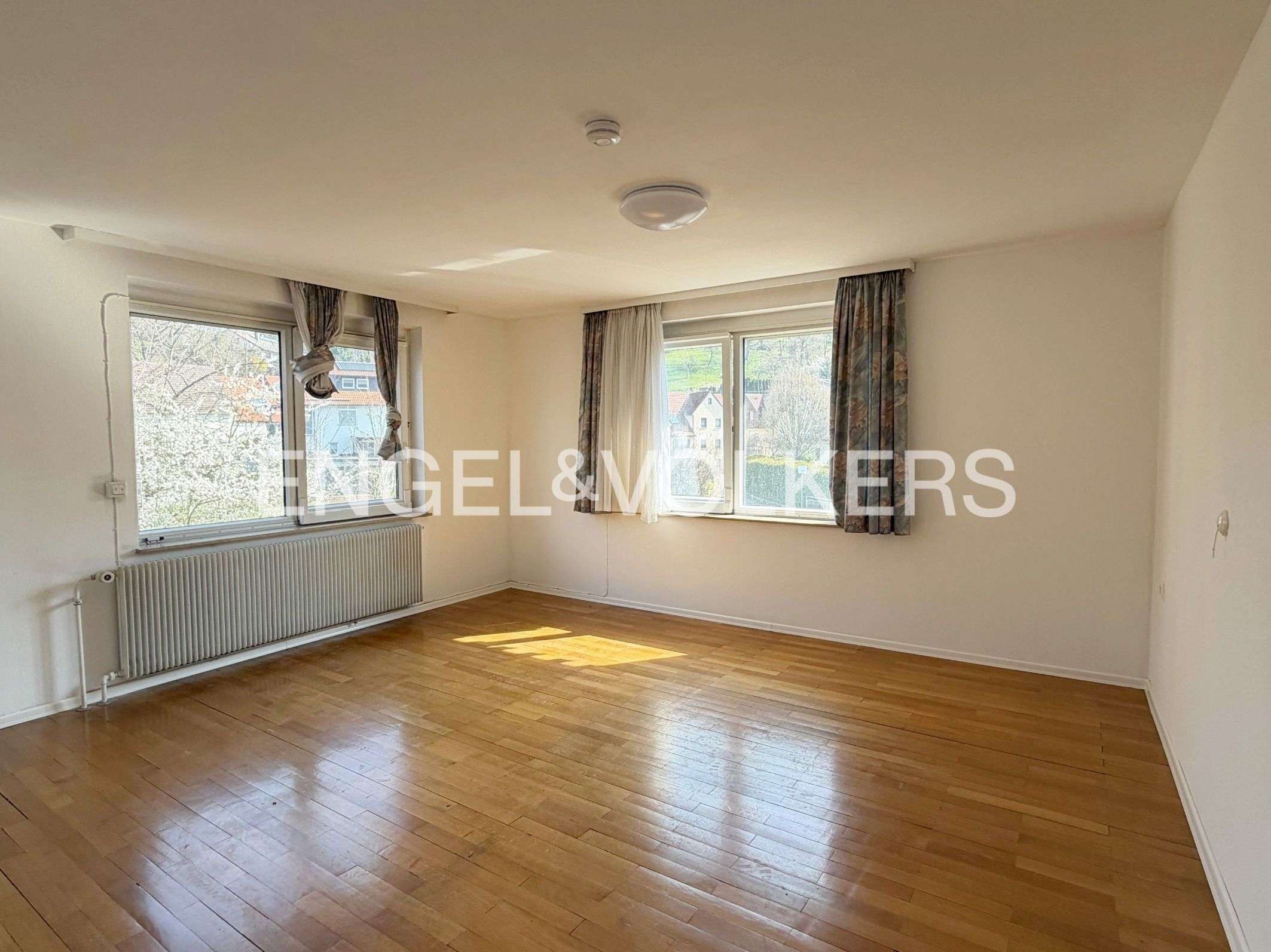 Thumbnail-Wohnung zum Kaufen in Reutlingen-Bronnweiler 245.000,00 € 163 m²
